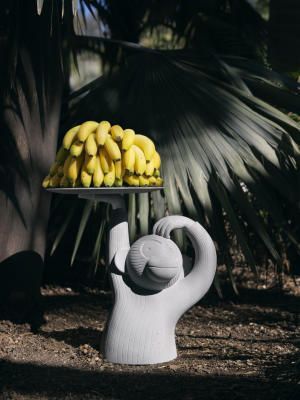 Garçon Monkey. Бетонный столик от Jaime Hayon